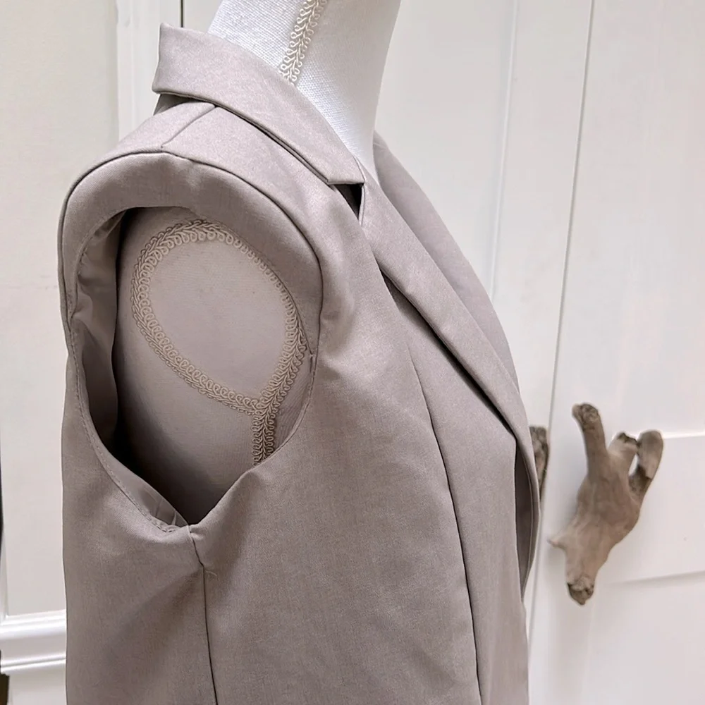 PrettyLittleThing womens taupe oversized sleeveless blazer vest 0 NWT suiting - Picture 4 of 8